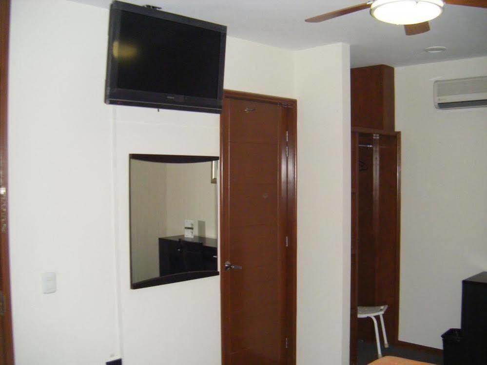 Hotel Porto Alegre Γκουανταλαχάρα Εξωτερικό φωτογραφία