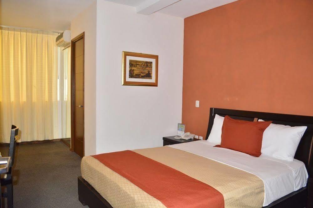 Hotel Porto Alegre Γκουανταλαχάρα Εξωτερικό φωτογραφία