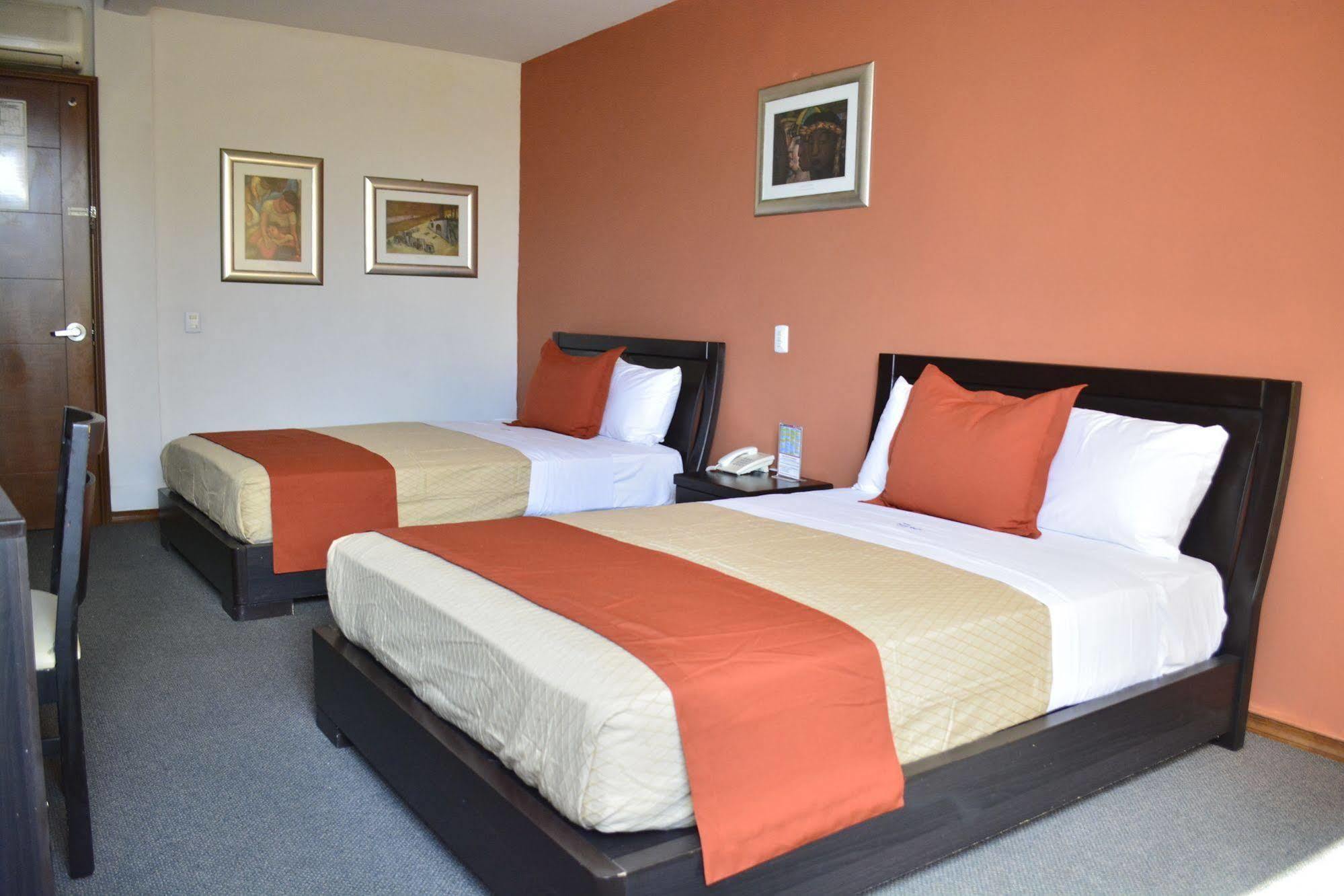 Hotel Porto Alegre Γκουανταλαχάρα Εξωτερικό φωτογραφία