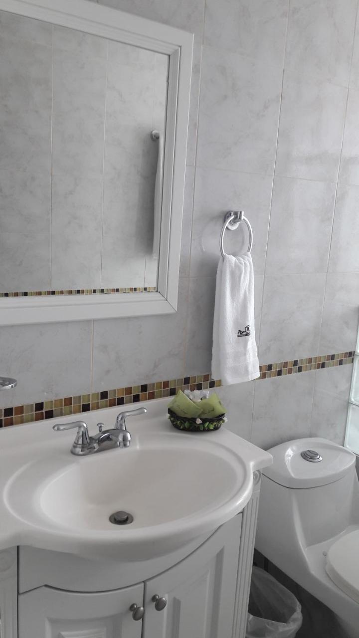 Hotel Porto Alegre Γκουανταλαχάρα Εξωτερικό φωτογραφία