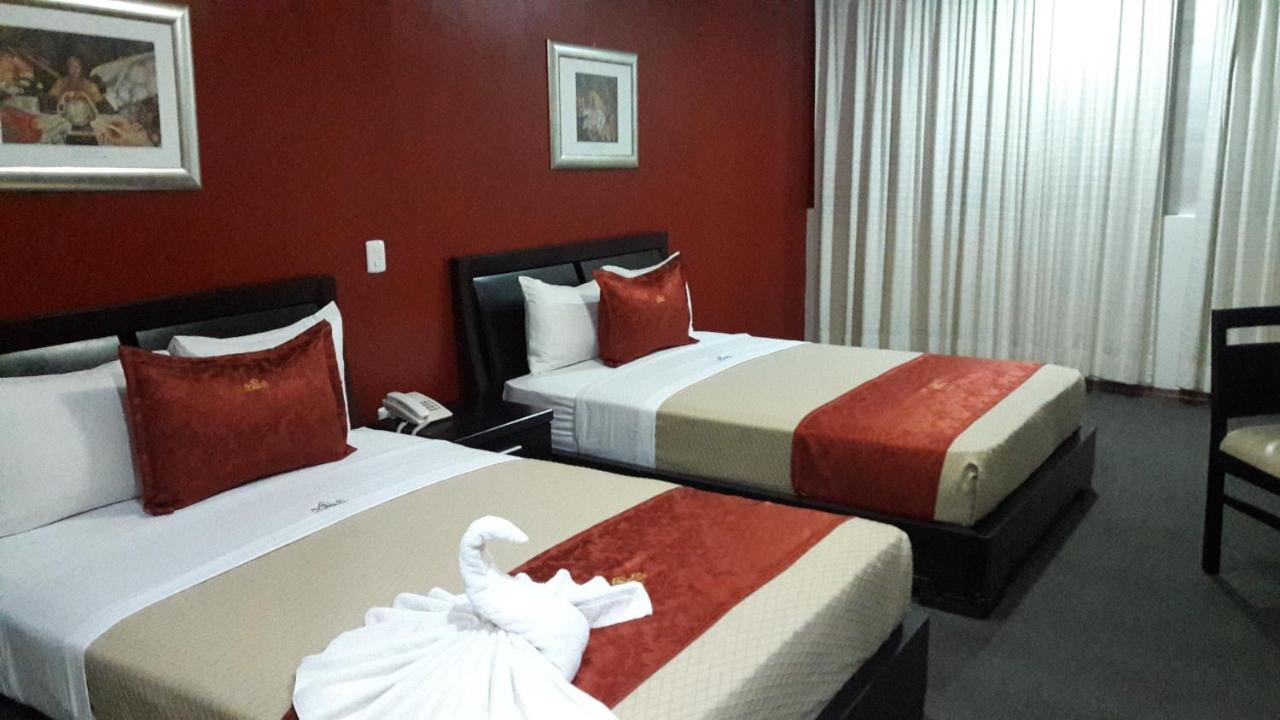 Hotel Porto Alegre Γκουανταλαχάρα Εξωτερικό φωτογραφία